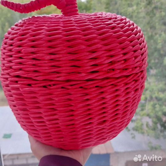 Яблоко -конфетница