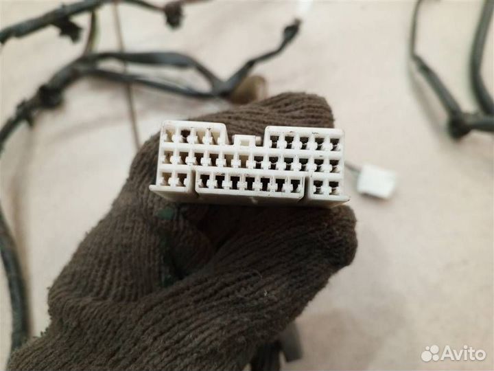 Проводка двери передней левой Mitsubishi Pajero i