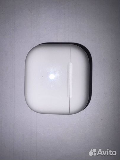 Apple AirPods 4 с активным шумоподавлением