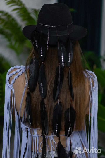 Перья в волосы