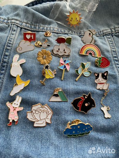 Металические значки брошки