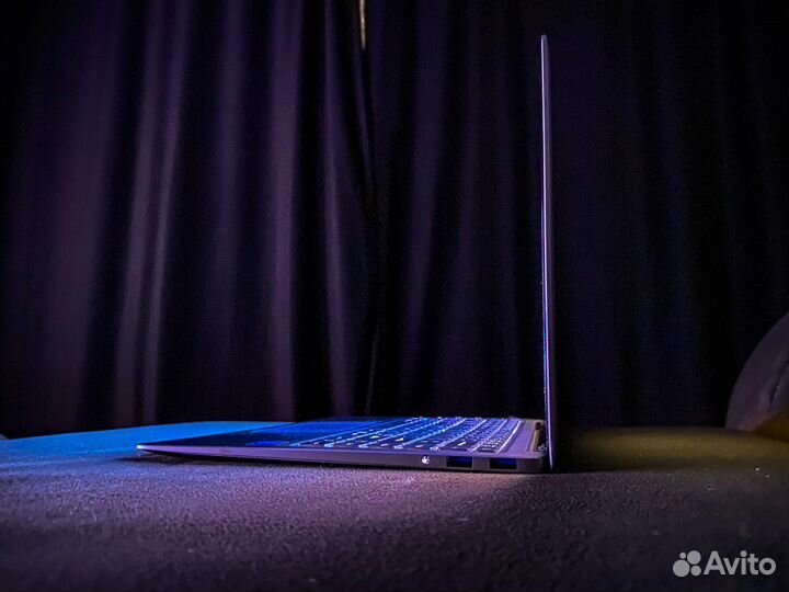 Chuwi lapbook AIR iPS дисплей 8GB