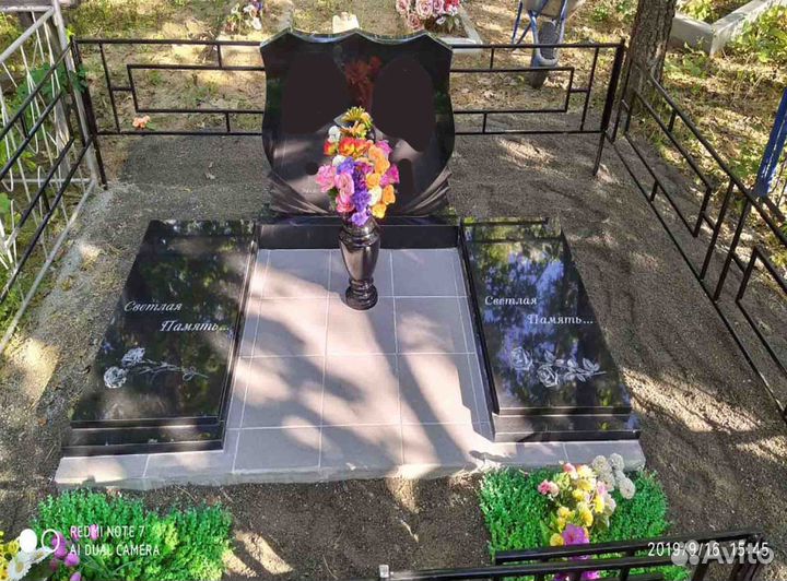 Установка памятника на кладбище