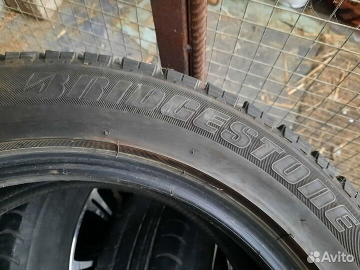 Bridgestone Blizzak Revo GZ 215/55 R17 94S