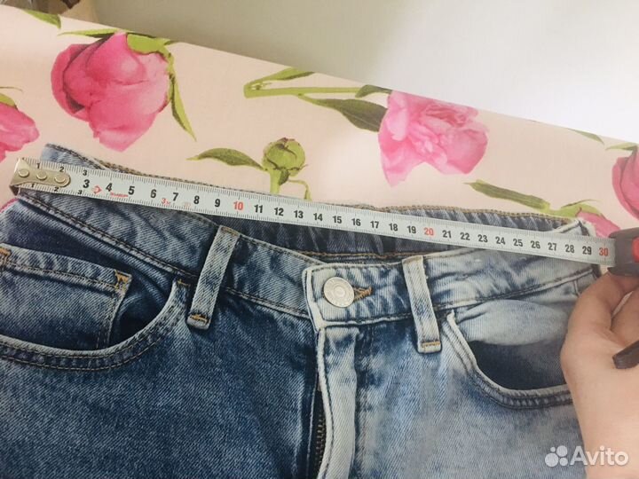 Джинсы и футболка