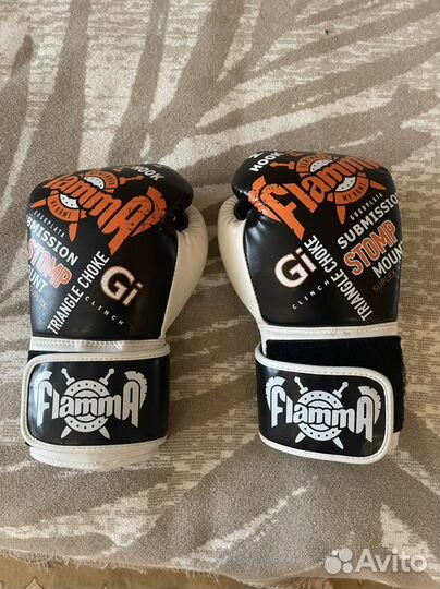 Боксерские перчатки 10 oz