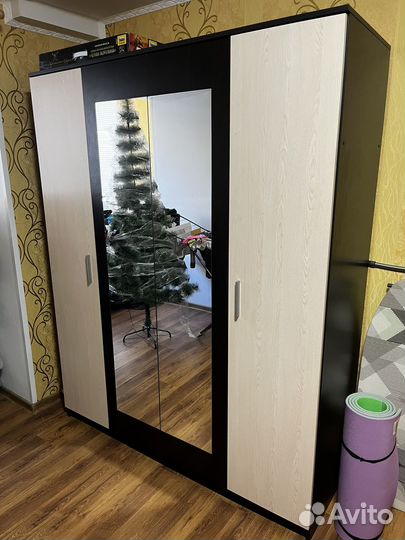 Шкаф распашной