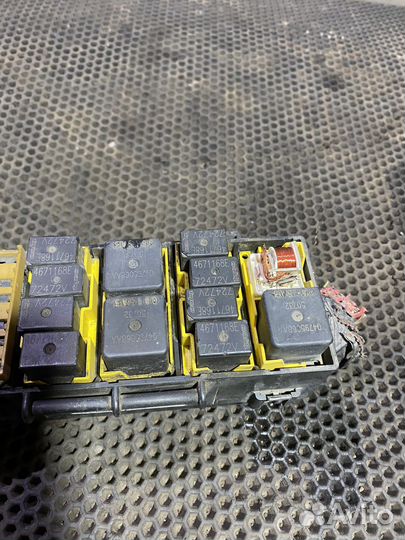 Блок предохранителей Jeep Liberty KJ 2.8 Либерти