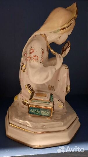 Статуэтка фарфор