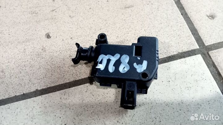 Активатор замка багажника Шкода Октавия