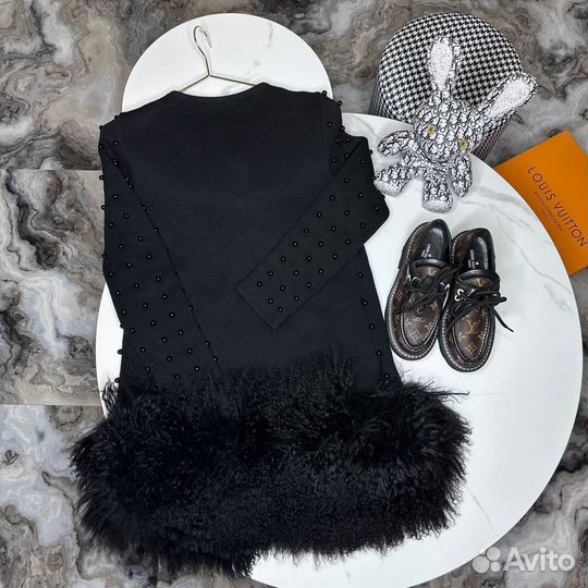 Кардиган с декором из жемчуга и натуральным мехом