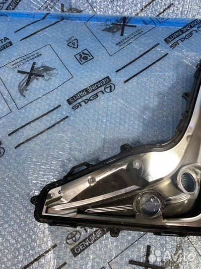 Стекло противотуманной фары Lexus Lx570 2015