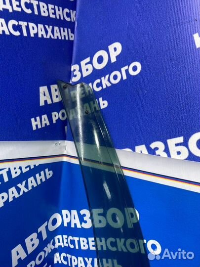 Ветровик Mazda Demio 2 хэтчбек ZJ-VE 2003