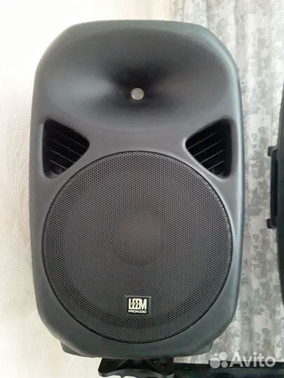 Комплект музыкальной звуковой аппаратуры с коммута