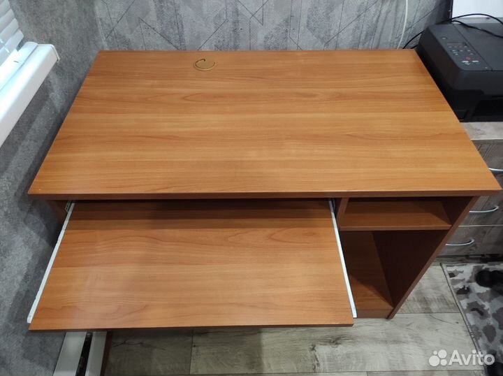 Продам компьютерный стол б\у