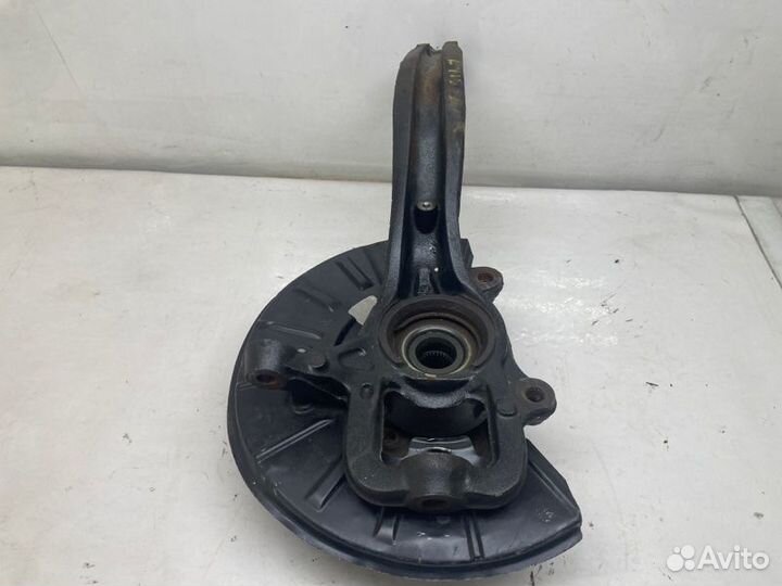 Кулак поворотный передний левый Volkswagen Touareg