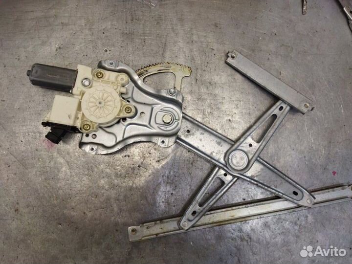 Стеклоподъемник передний правый Toyota Corolla E12