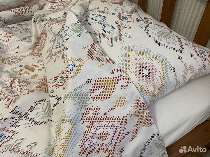 Постельное белье 1.5 новое
