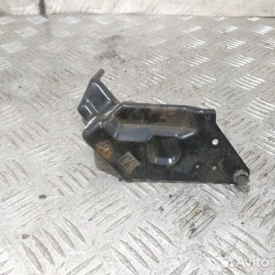 Кронштейн бачка тормозной жидкости Honda Cr-V 3 RE