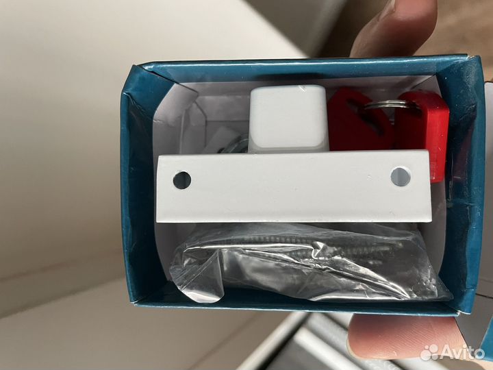 Блокирующий замок на пластиковые окна