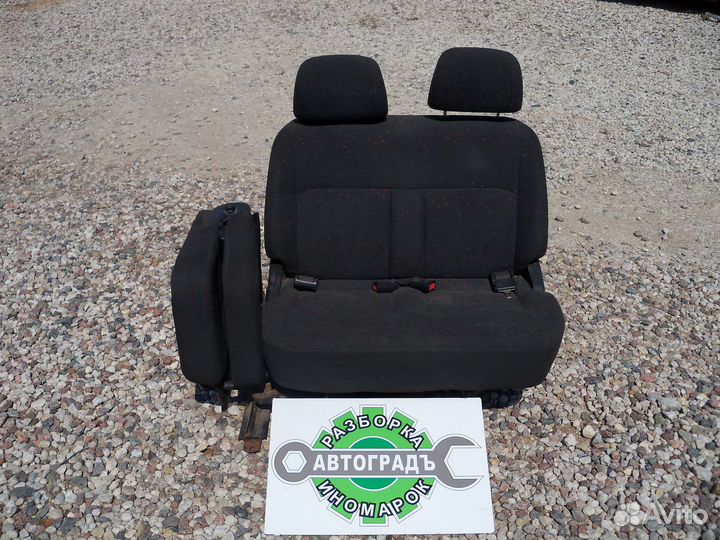 Сидение поворотное второй ряд Hyundai Starex 2003г