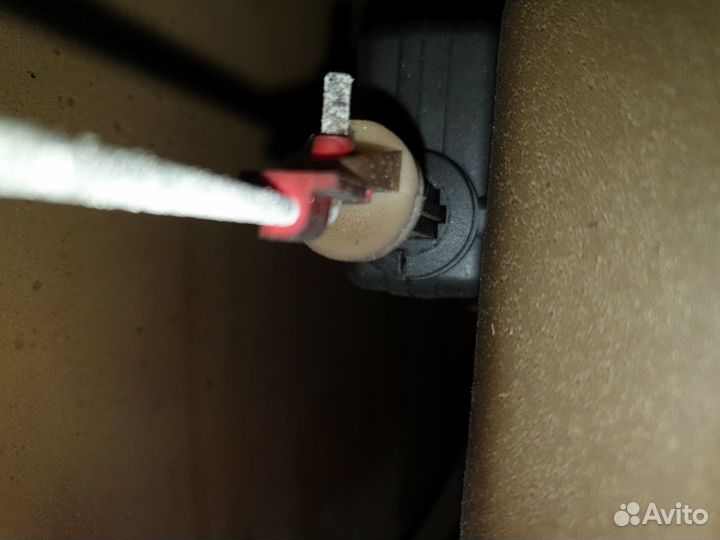 Активатор замка багажника Renault Logan II