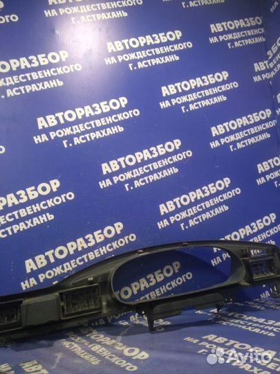 Накладка торпеды Dodge Stratus 2 седан 2001