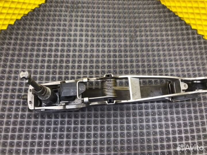 Ручка двери передняя левая Mercedes-Benz 190E W201