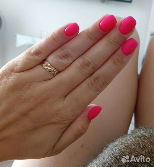 Модель на маникюр