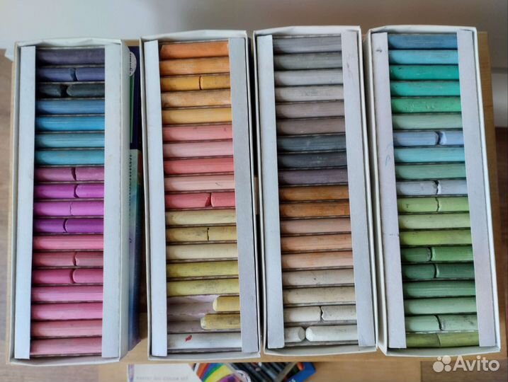 Пастель, соус, акварельные карандаши