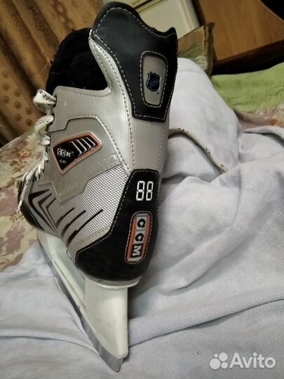 Коньки хоккейные