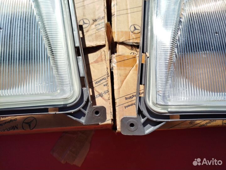 W124 стекла фар Mercedes Рест Новые