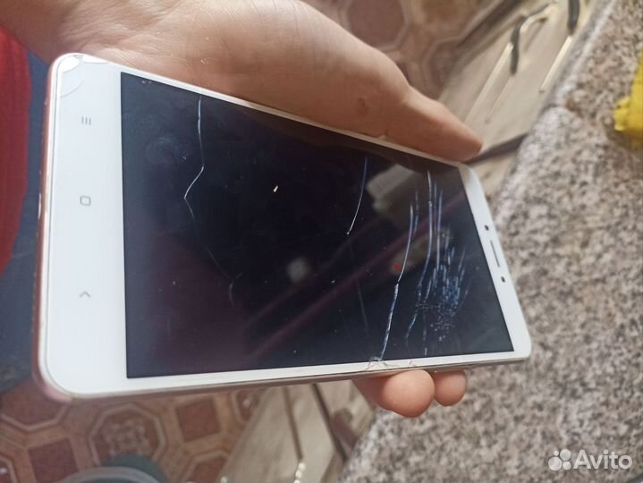 Xiaomi mi max 2. Мощная батарея