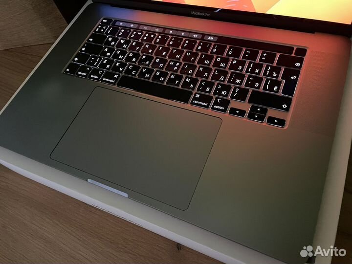 Macbook pro 16 2020 i7 16 512 Рабочая лошадка