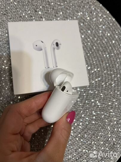 Apple airpods2 кейс и левый наушник