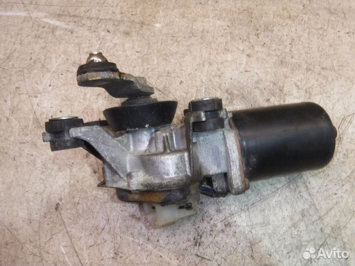 Моторчик стеклоочистителя передний Mazda 626 GF (1