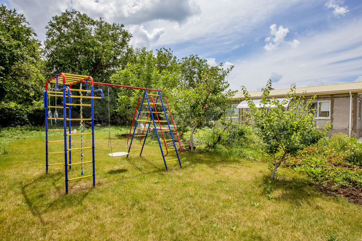 Комната 50 м² в 2-к., 2/2 эт.