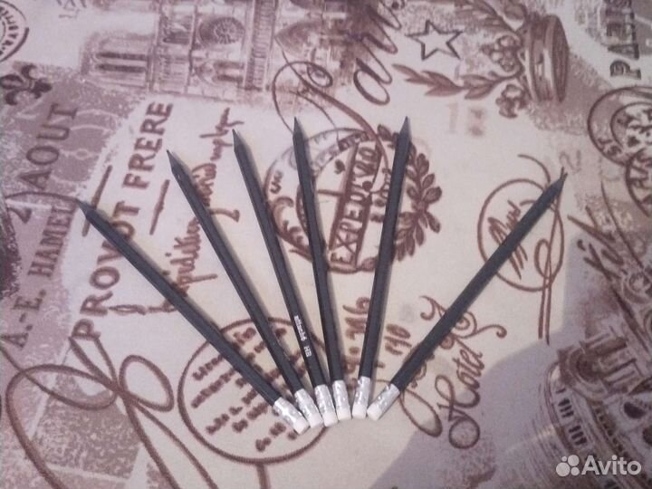 Набор чернографитных карандашей с ластиком