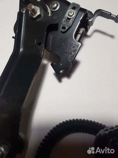 Датчик гидроподвески Lexus LX470