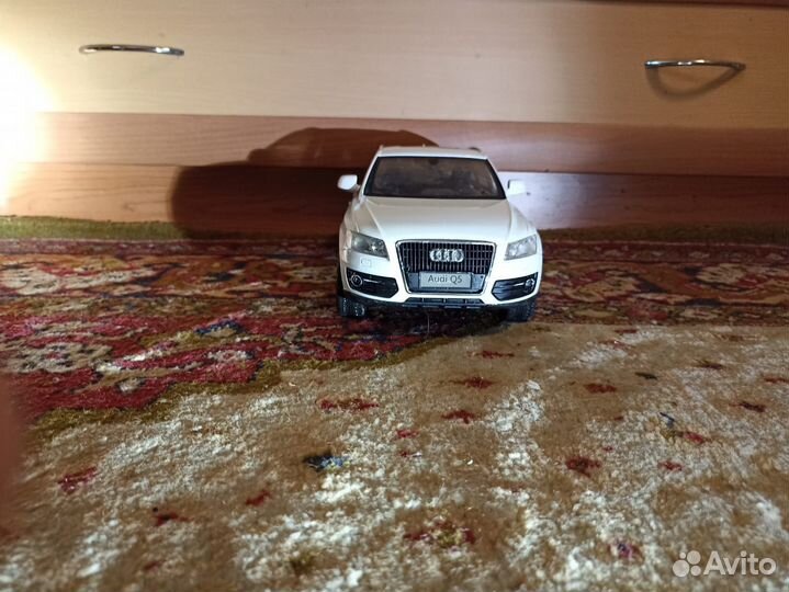 Модель машины audi Q5