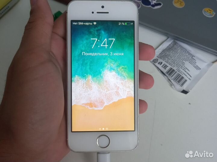 iPhone SE, 16 ГБ
