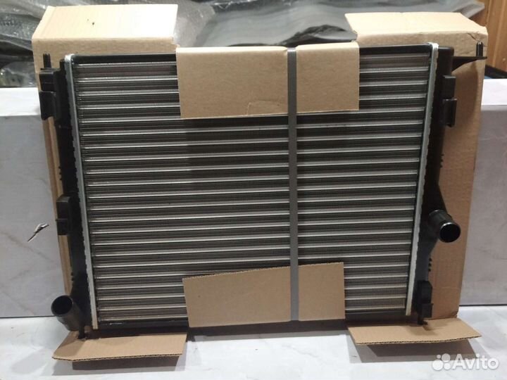Радиатор охлаждения Логан 1 рестайлинг 2009-2014