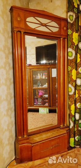 Роскошное зеркало, красное дерево, отделка бронзой