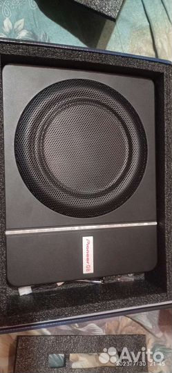 Автомобильный сабвуфер активный