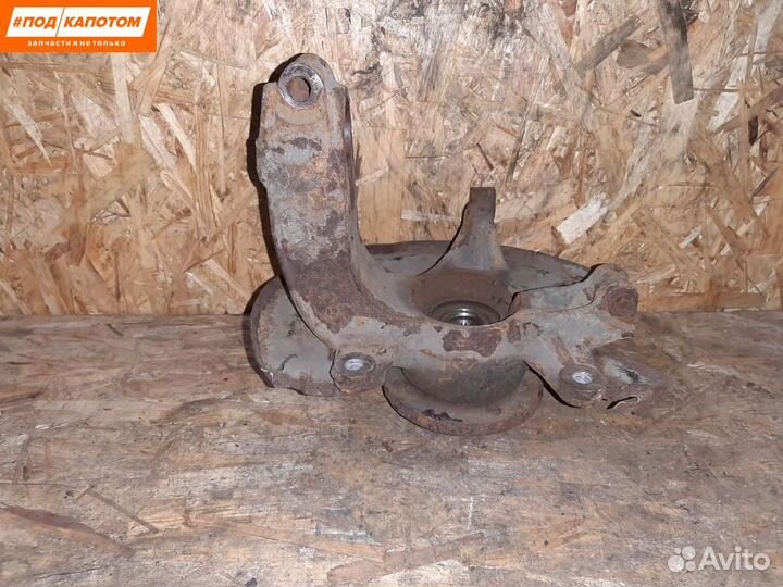 Кулак передний правый Renault Megane 2 рест