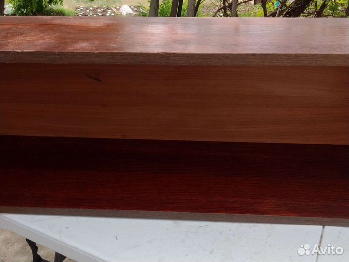 Полка книжная настенная