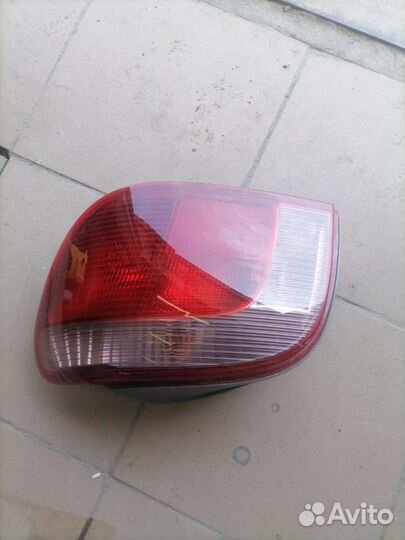 Задние фонарь Toyota vitz