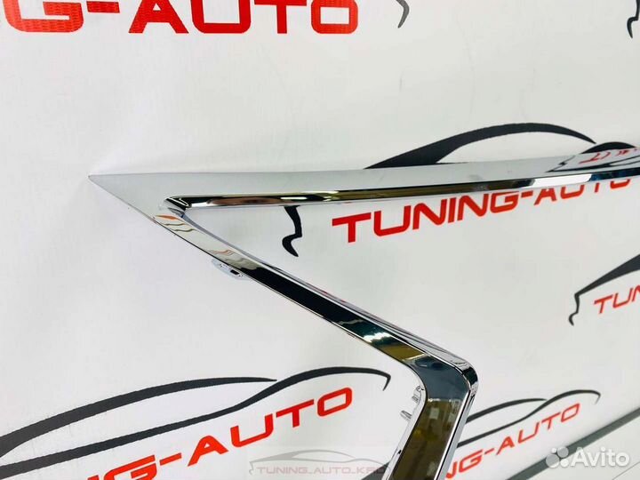 Молдинг решетки радиатора Lexus RX350 P8022