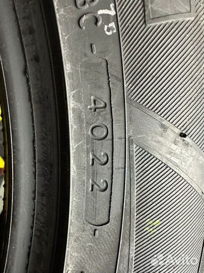 Yokohama Parada Spec-X PA02J 245/50 R20 V