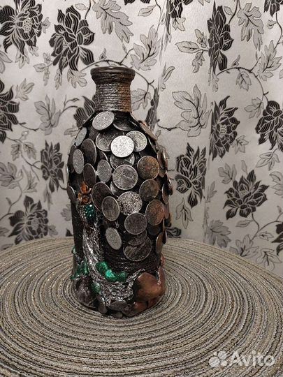 Бутылочка из монет